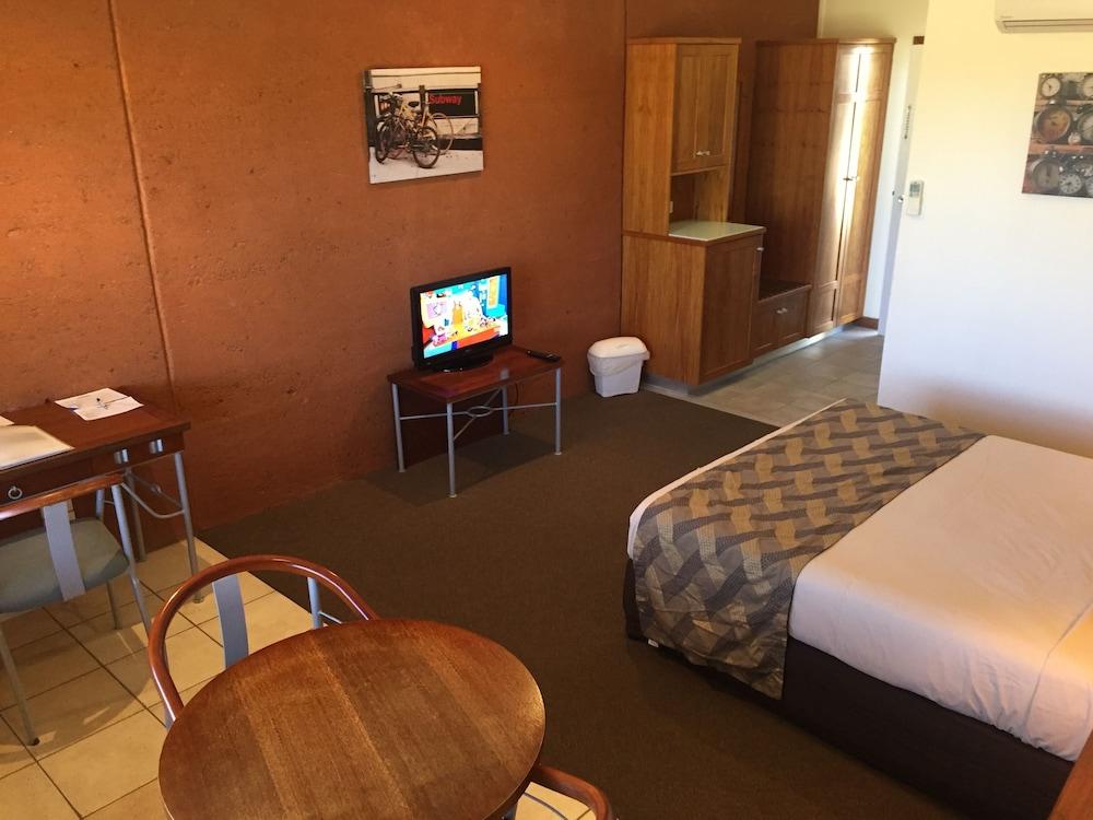 The Gidgee Inn Cloncurry Exterior photo